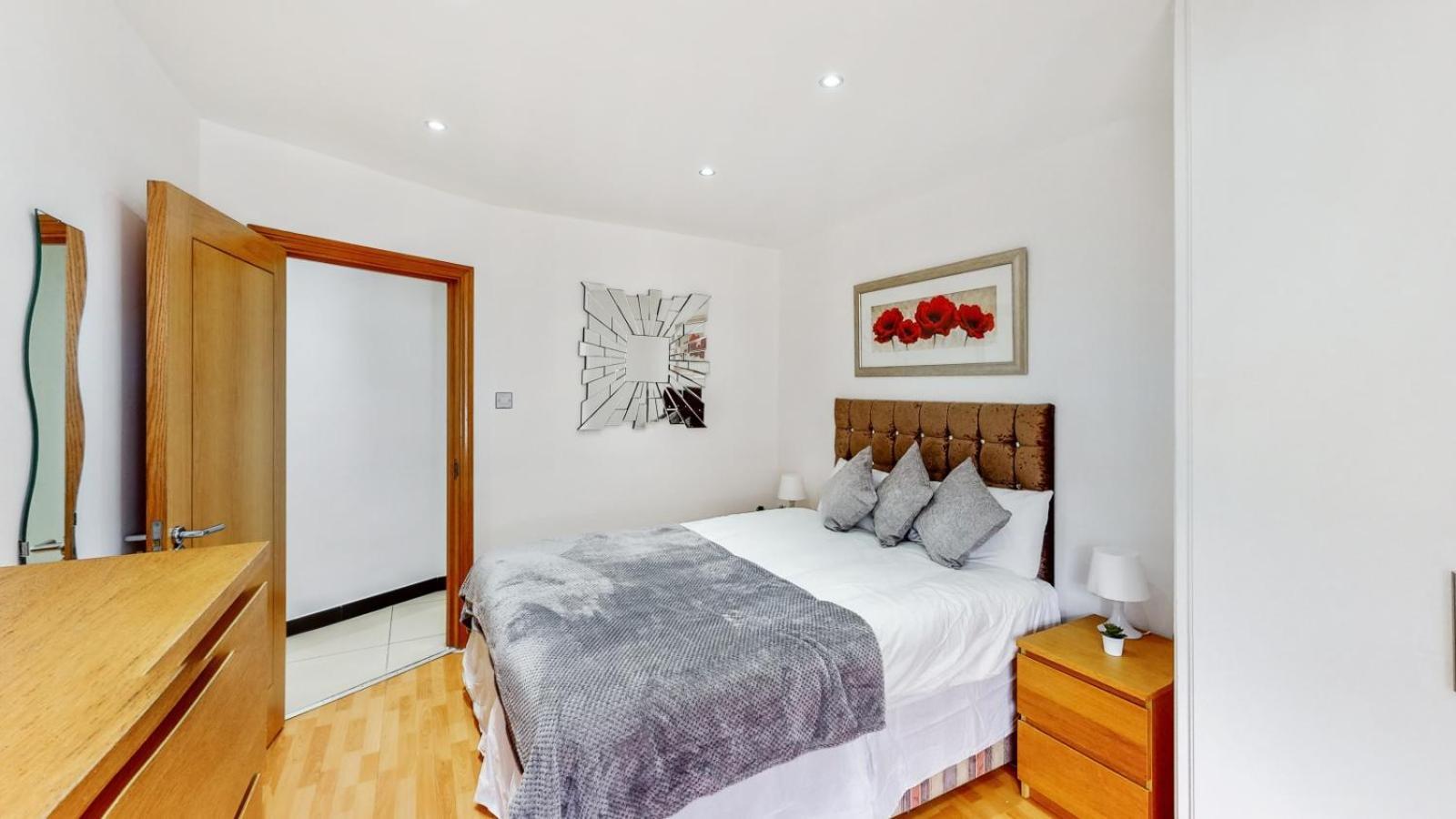 Bryanston Apartment *